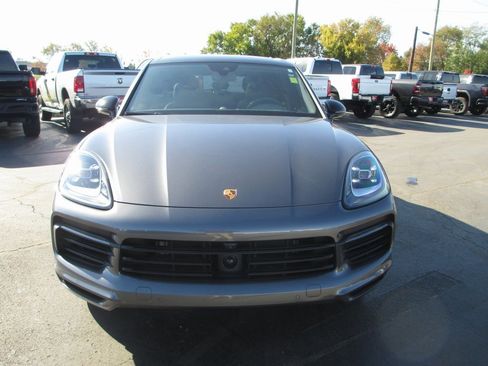 Used 2023 Porsche Cayenne image 11