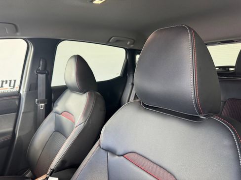 Used 2025 Nissan Kicks SR FWD image 10