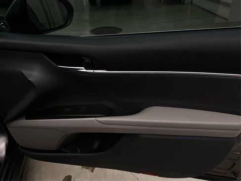 Used 2022 Toyota Camry SE FWD image 24