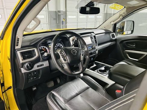 Used 2018 Nissan Titan PRO-4X w/ Pro-4x Convenience Package image 21