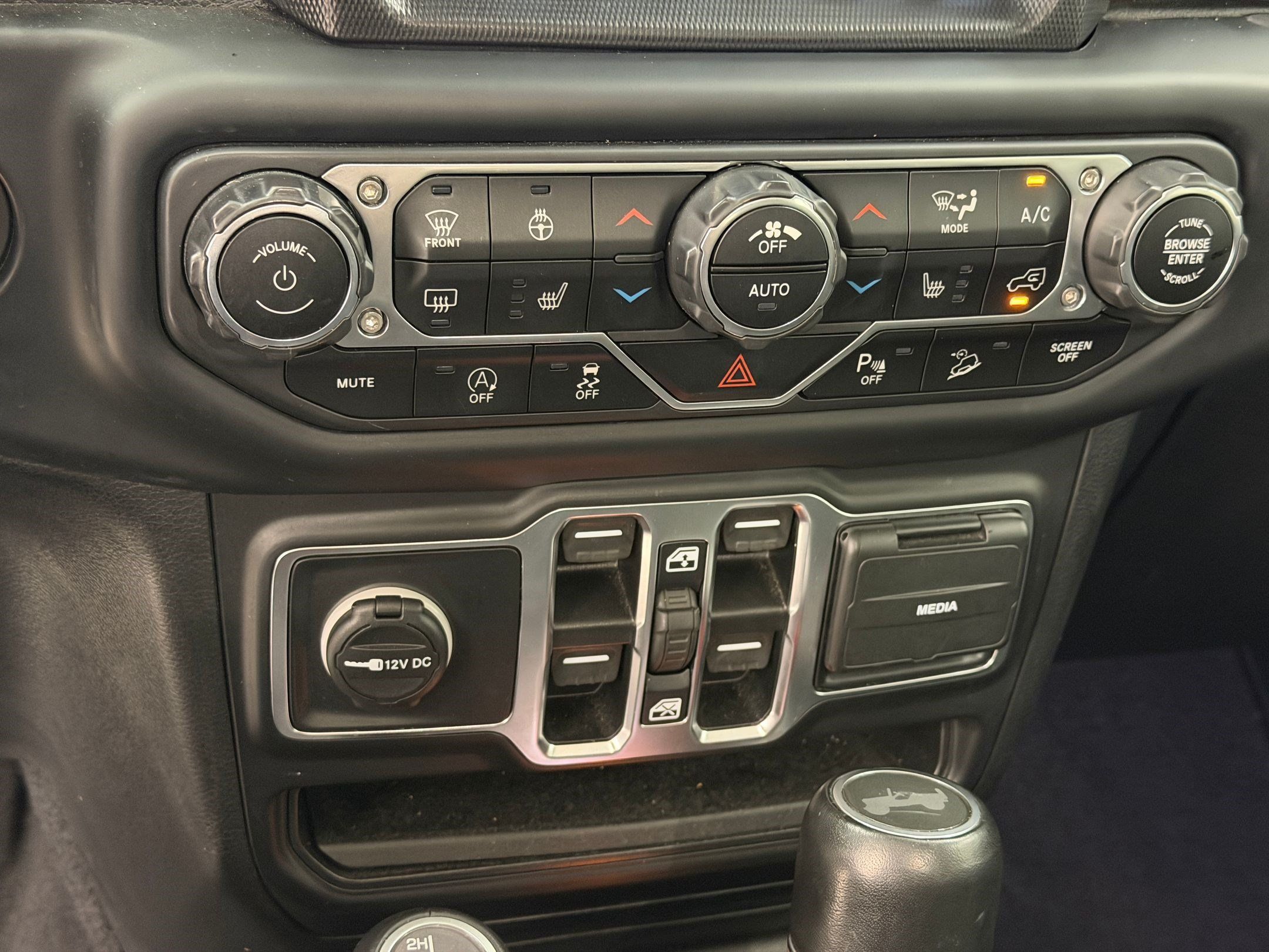 Used 2021 Jeep Wrangler Unlimited Sahara AWD/4WD image 18