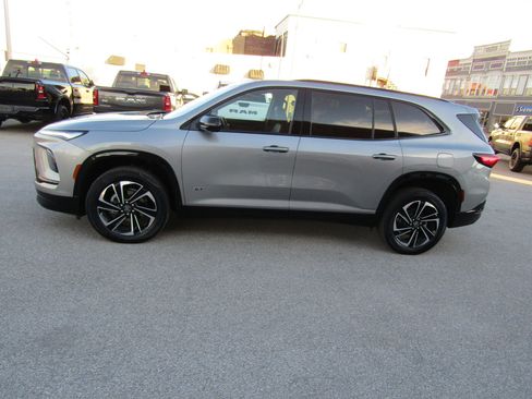 Used 2025 Buick Enclave Sport Touring image 6