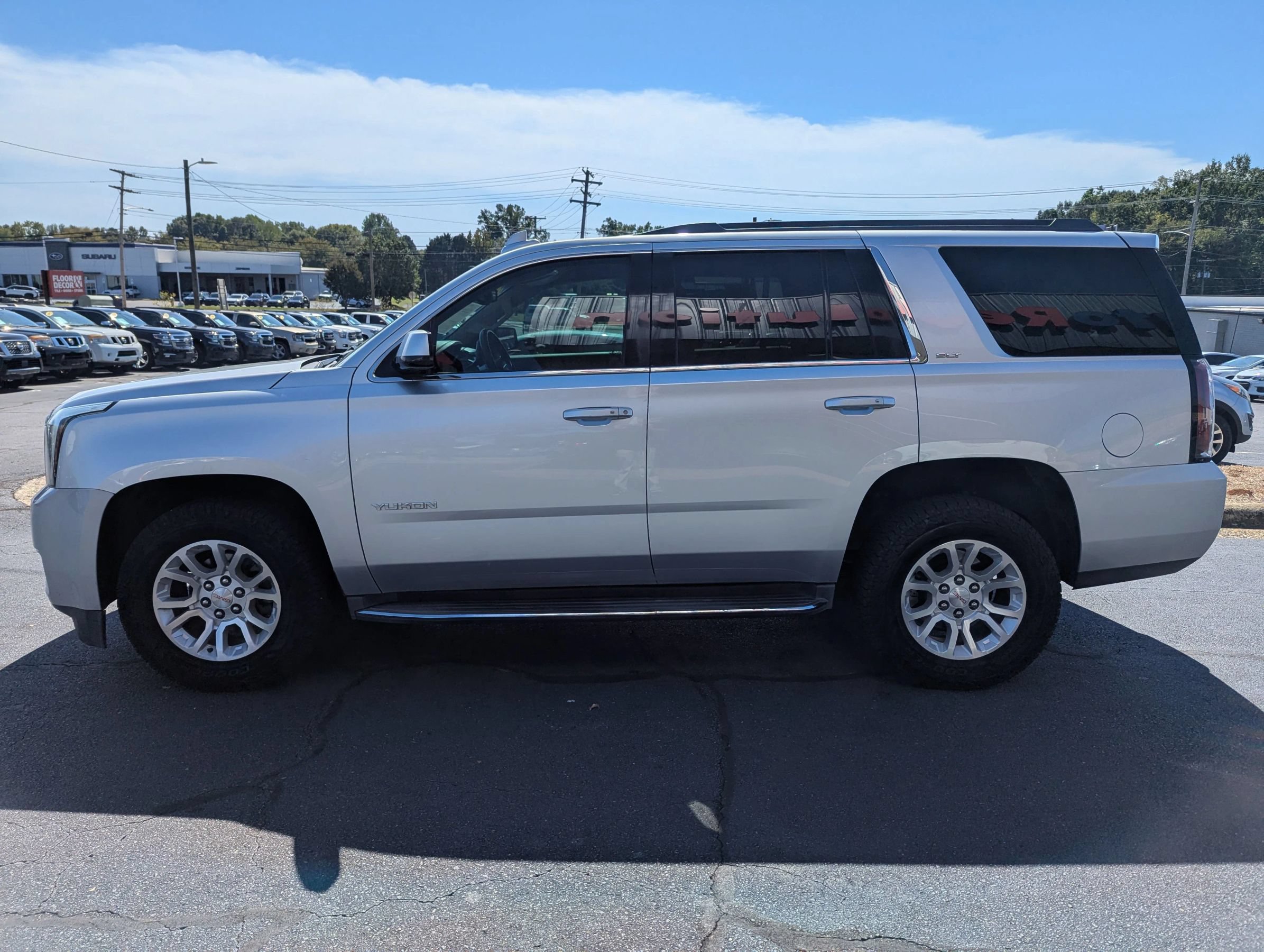 Used 2017 GMC Yukon SLT RWD image 4