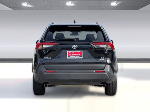 Used 2025 Toyota RAV4 LE image 8
