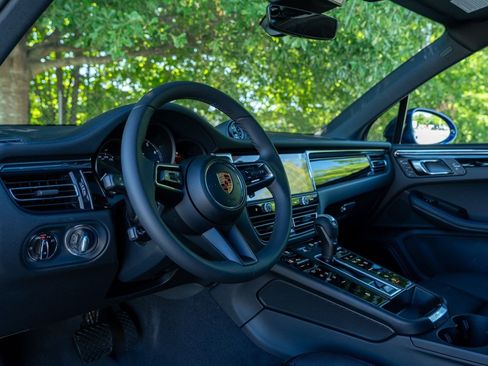 New 2026 Porsche Macan AWD/4WD image 5