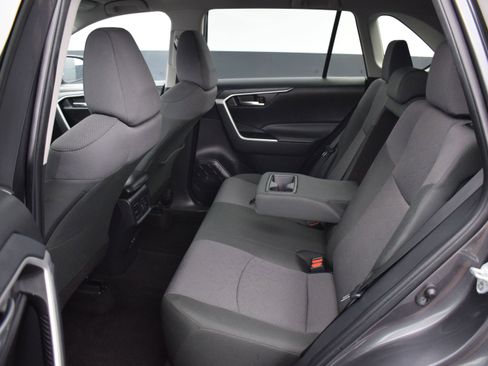 Used 2025 Toyota RAV4 XLE FWD image 12