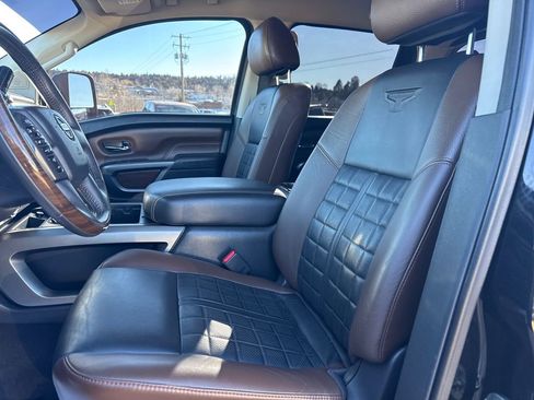 Used 2016 Nissan Titan Platinum Reserve image 7