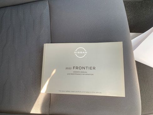 Used 2022 Nissan Frontier SV image 28