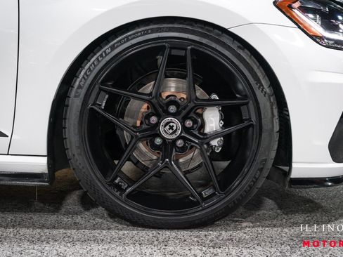 Used 2019 Volkswagen Golf R 4-Door AWD/4WD image 12