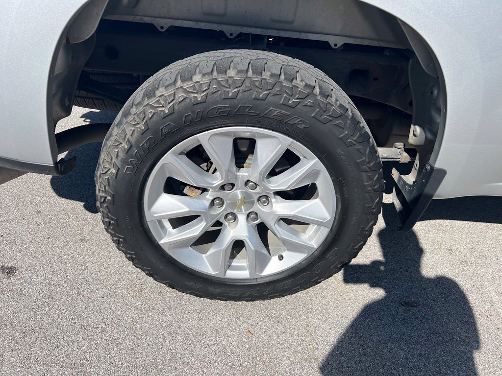 Used 2020 Chevrolet Silverado 1500 Custom w/ Custom Value Package AWD/4WD image 10