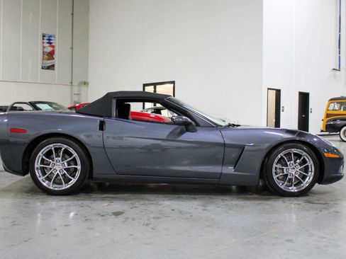 Used 2013 Chevrolet Corvette Convertible image 24