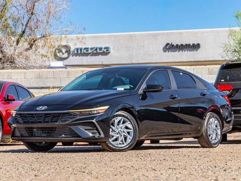 Certified 2025 Hyundai Elantra Blue image 1