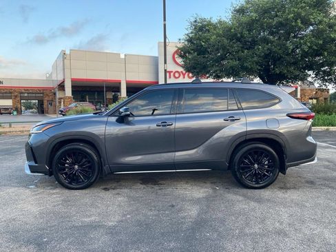 Certified 2025 Toyota Highlander XSE AWD/4WD image 8