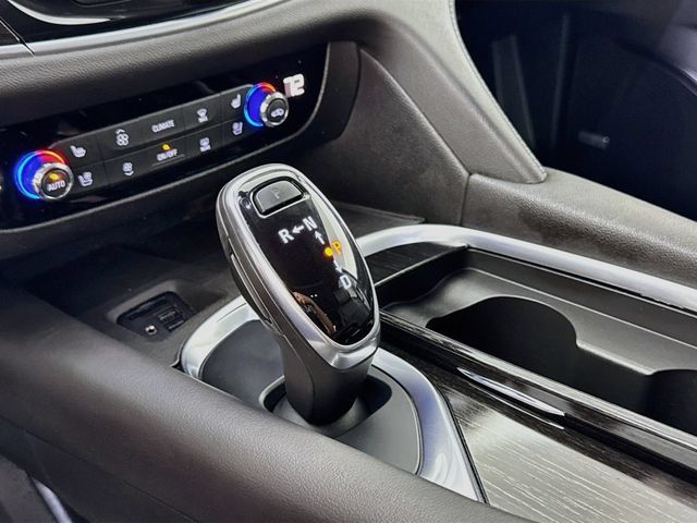 Used 2021 Buick Enclave Avenir w/ Avenir Technology Package AWD/4WD image 29