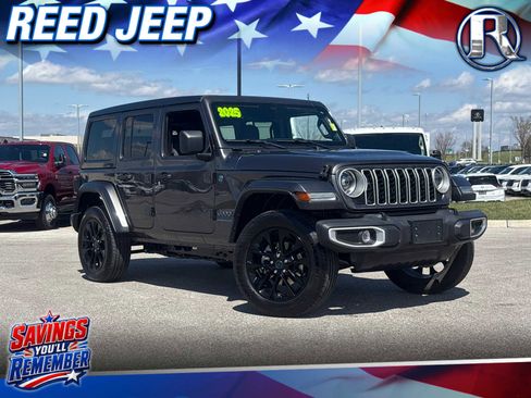 Certified 2025 Jeep Wrangler Unlimited Sahara w/ Safety Group AWD/4WD image 1