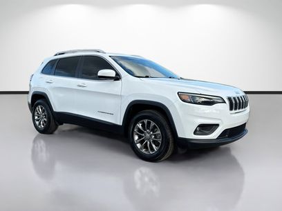 Used 2019 Jeep Cherokee Latitude Plus w/ Comfort/Convenience Group