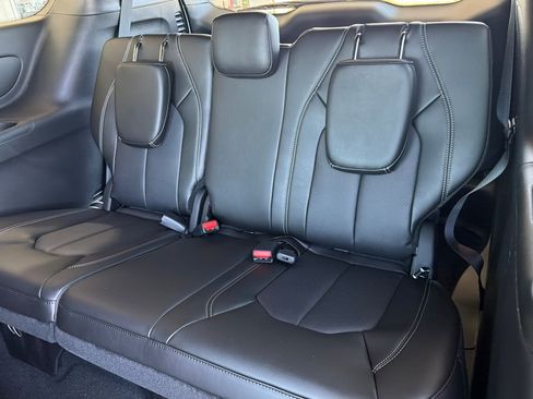 New 2027 Chrysler Pacifica Select FWD image 13
