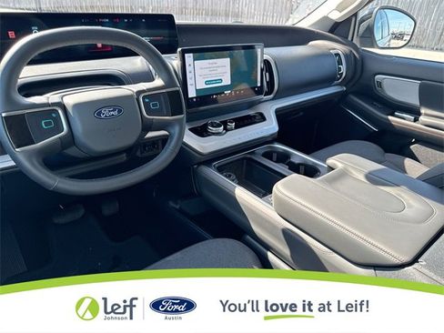 Used 2025 Ford Expedition Active image 36