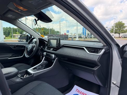 Used 2020 Toyota RAV4 LE w/ All Weather Liner Package AWD/4WD image 15