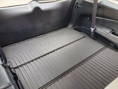 Used 2016 Honda Pilot Touring image 39