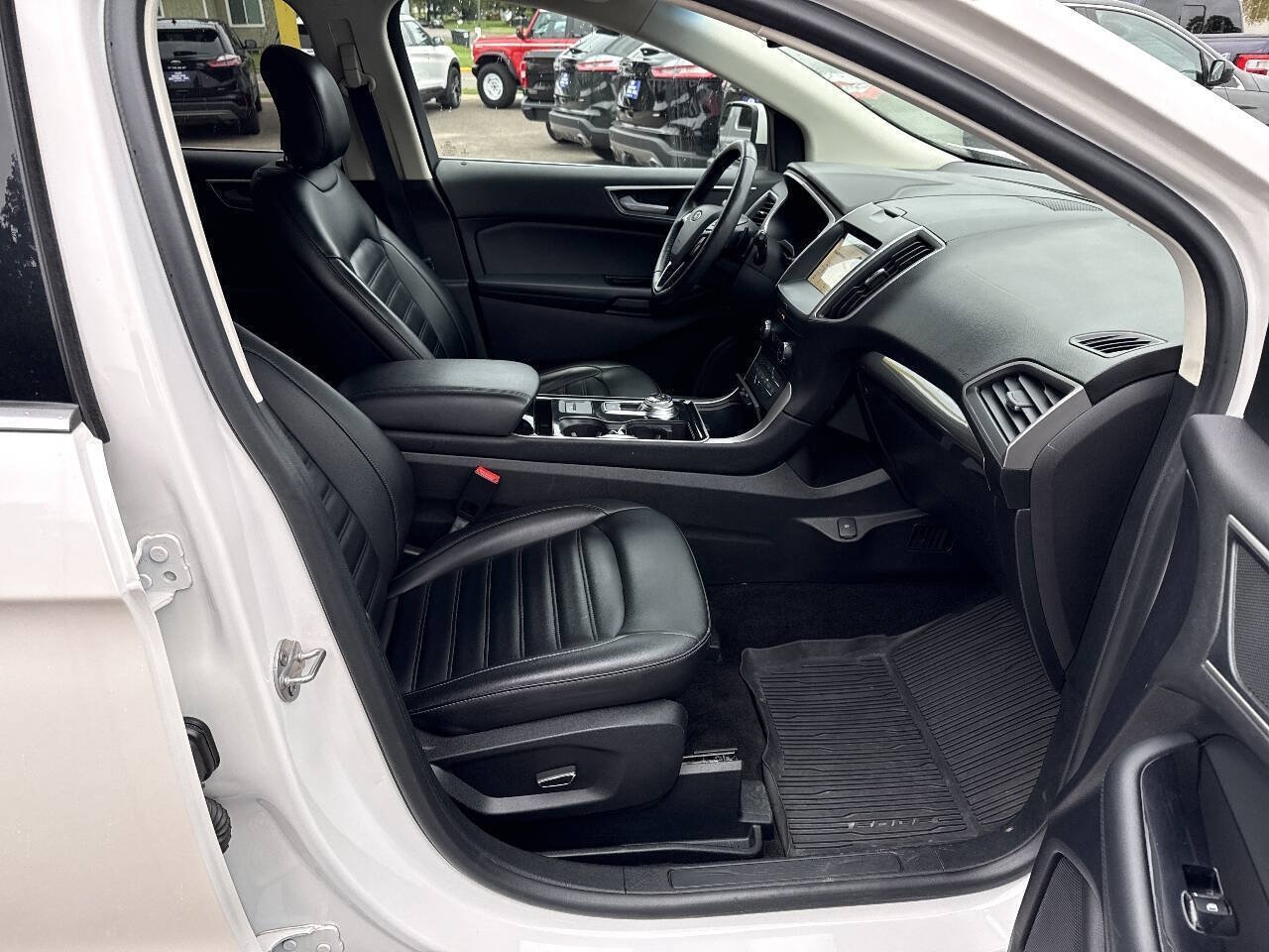 Used 2019 Ford Edge SEL w/ Equipment Group 201A AWD/4WD image 9