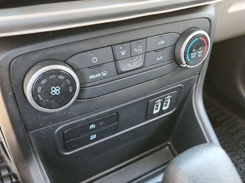 Used 2021 Ford EcoSport S AWD/4WD image 29