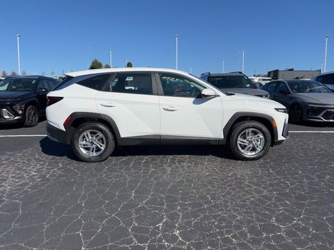 New 2026 Hyundai Tucson SE image 2