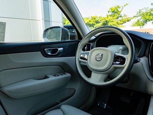 Used 2019 Volvo XC60 T6 Inscription w/ Protection Package AWD/4WD image 12
