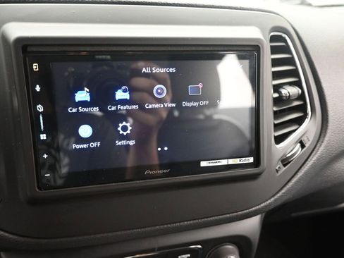 Used 2020 Jeep Compass Latitude image 25