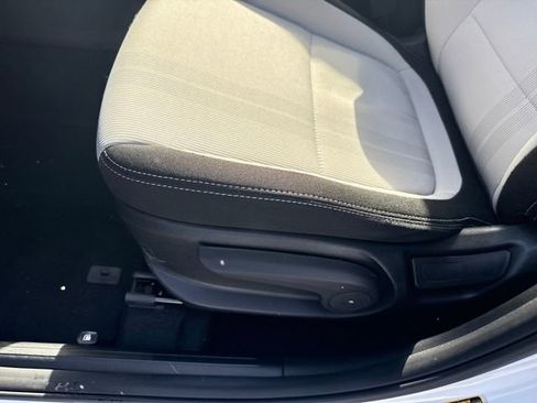 Certified 2023 Hyundai Venue SEL image 11