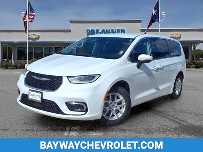 Used 2023 Chrysler Pacifica Touring-L