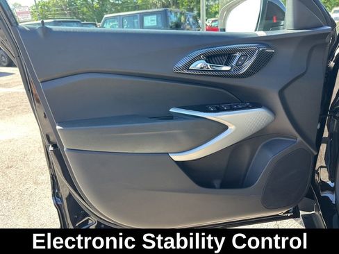 Used 2025 Chevrolet Trax LS w/ LS Convenience Package FWD image 29