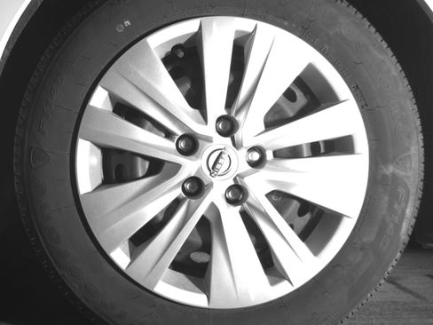 Used 2025 Nissan Sentra S FWD image 12