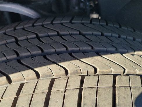 Used 2023 GMC Yukon Denali image 27