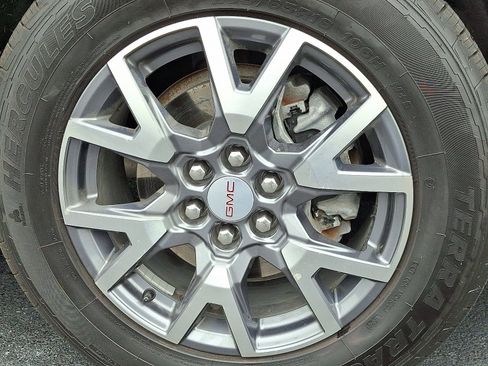 Used 2023 GMC Acadia SLT image 8