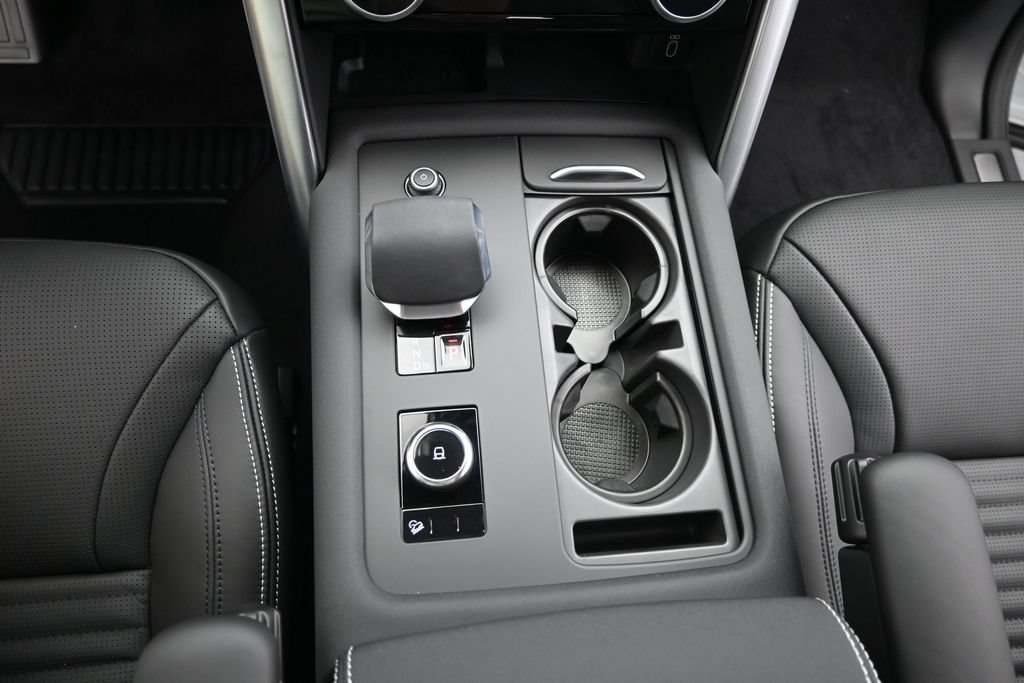 New 2026 Land Rover Discovery Limited Edition AWD/4WD image 29