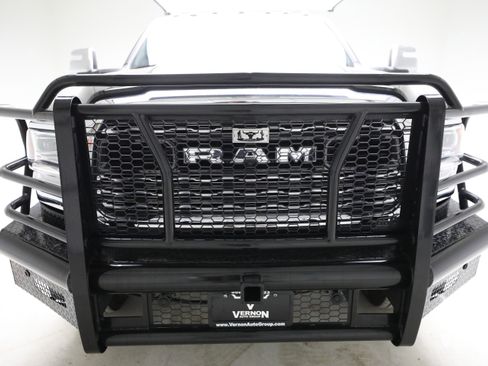Used 2024 RAM 3500 Limited AWD/4WD image 8