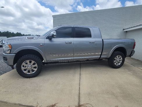 Used 2022 RAM 2500 Limited AWD/4WD image 6