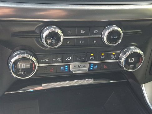 Used 2021 Ford F150 Lariat w/ Equipment Group 501A Mid AWD/4WD image 15