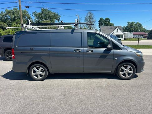 Used 2017 Mercedes-Benz Metris image 4