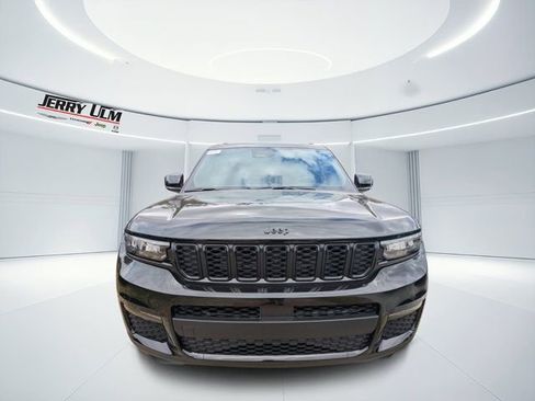 New 2025 Jeep Grand Cherokee L Limited w/ Black Appearance Package image 7
