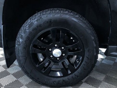 Used 2019 Chevrolet Suburban LT image 9