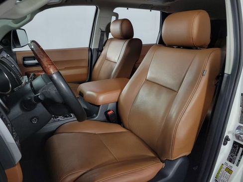 Used 2020 Toyota Sequoia Platinum image 15