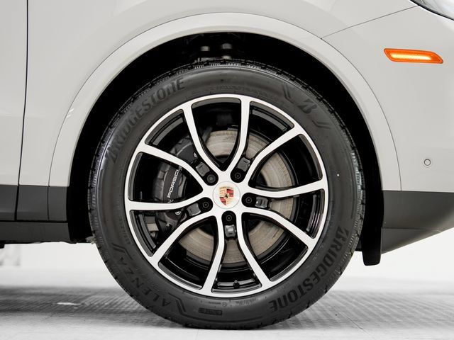 Certified 2026 Porsche Cayenne Coupe AWD/4WD image 26