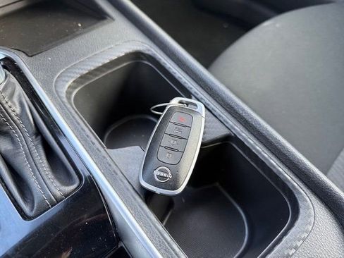 Used 2025 Nissan Sentra SV image 29