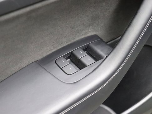 Used 2023 Tesla Model 3 Standard Range image 22