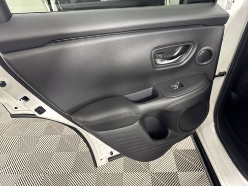 Used 2023 Honda HR-V EX-L image 19