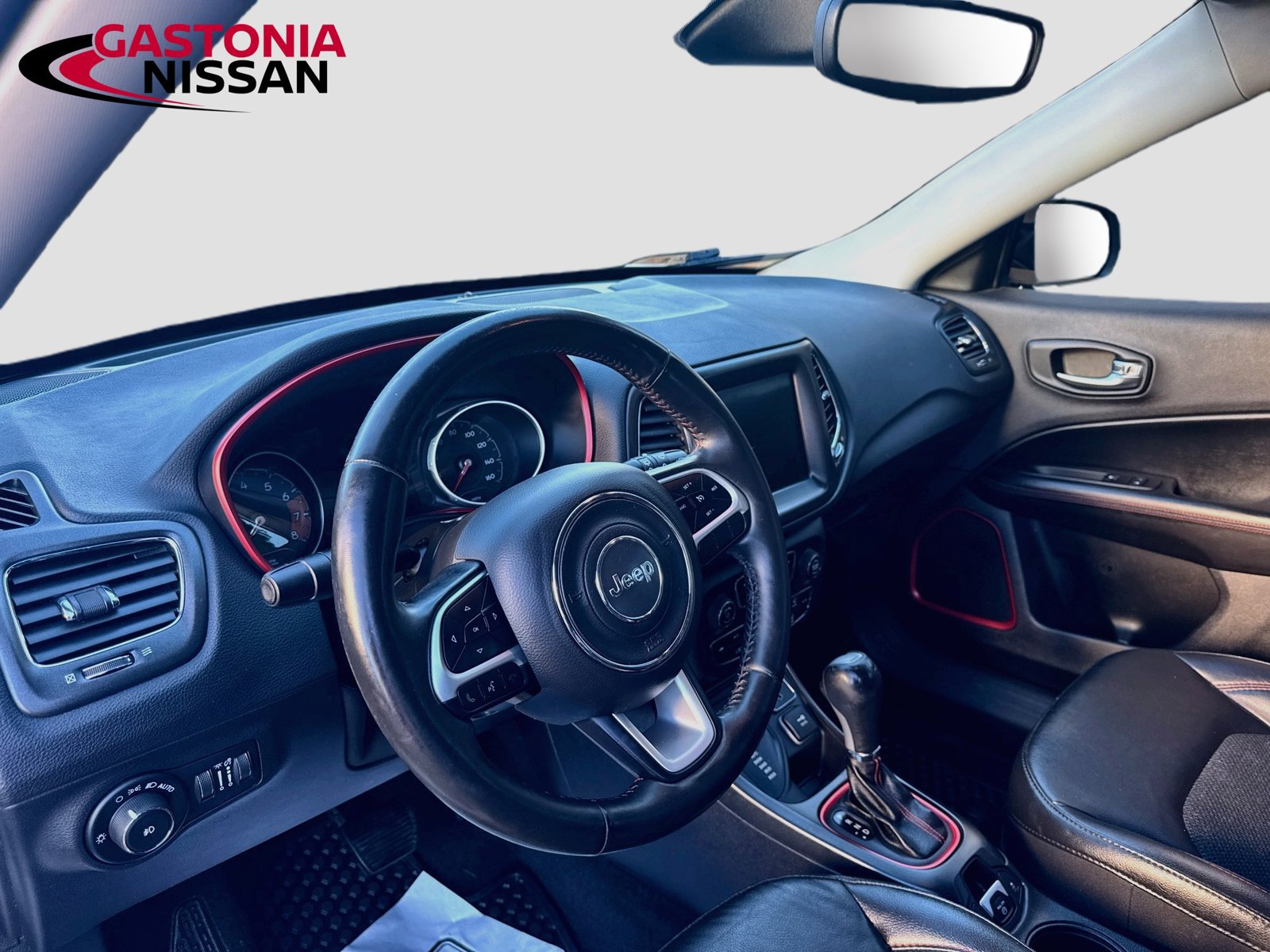 Used 2019 Jeep Compass Trailhawk w/ Cold Weather Group AWD/4WD image 11