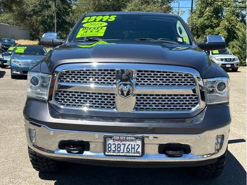 Used 2018 RAM 1500 Laramie w/ Convenience Group AWD/4WD image 2