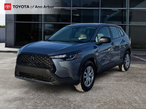 Used 2023 Toyota Corolla Cross L image 7